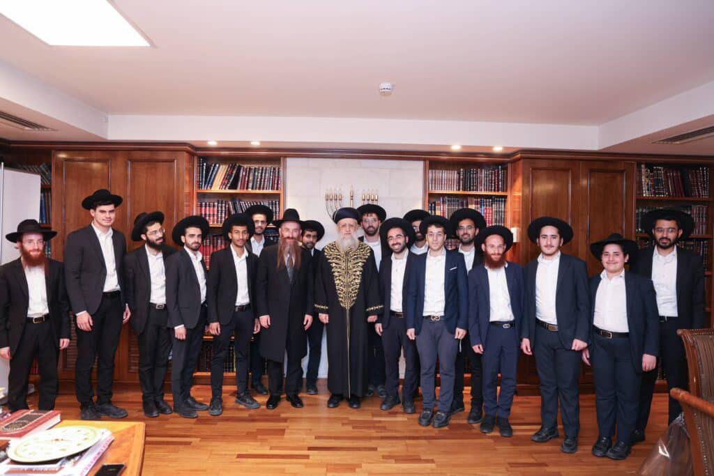 גלריה: האברכים עלו להתברך במעונם של גדולי ישראל גלריה: האברכים עלו להתברך במעונם של גדולי ישראל