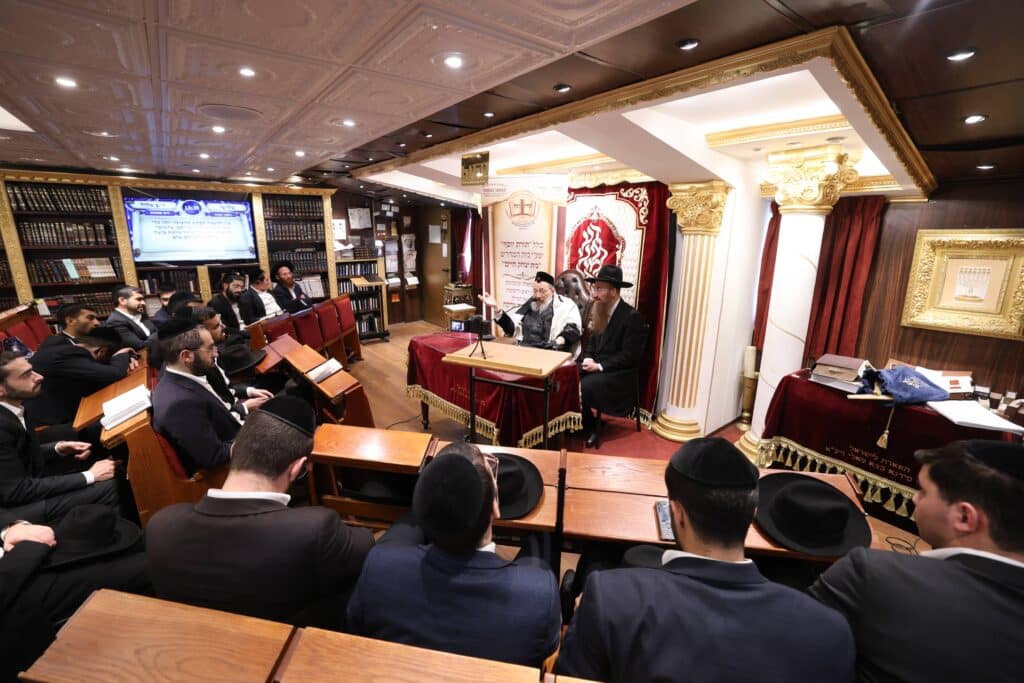 גלריה: האברכים עלו להתברך במעונם של גדולי ישראל גלריה: האברכים עלו להתברך במעונם של גדולי ישראל