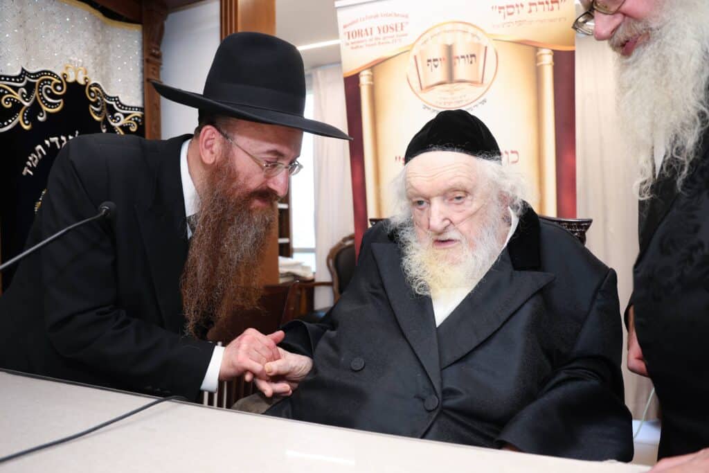 גלריה: האברכים עלו להתברך במעונם של גדולי ישראל גלריה: האברכים עלו להתברך במעונם של גדולי ישראל