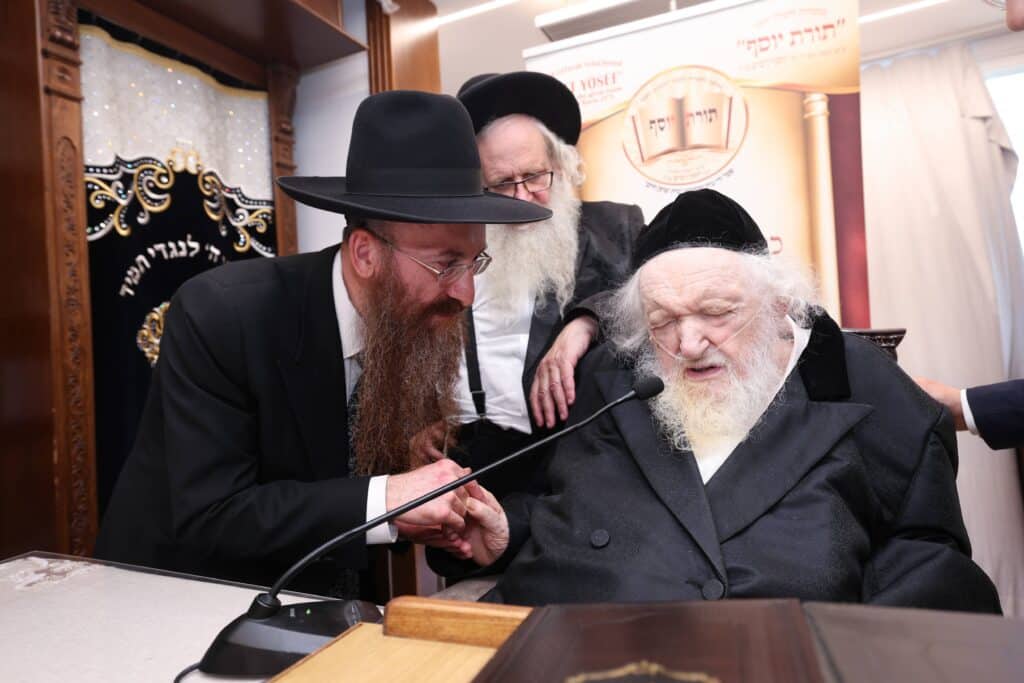 גלריה: האברכים עלו להתברך במעונם של גדולי ישראל גלריה: האברכים עלו להתברך במעונם של גדולי ישראל