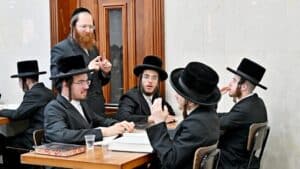 פתיחת זמן אלול בהיכלי ישיבות ויזניץ'