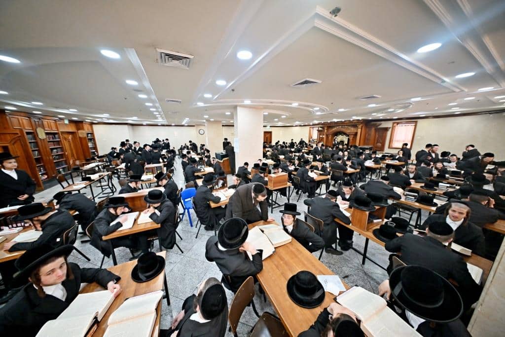 פתיחת זמן אלול בהיכלי ישיבות ויזניץ' פתיחת זמן אלול בהיכלי ישיבות ויזניץ'