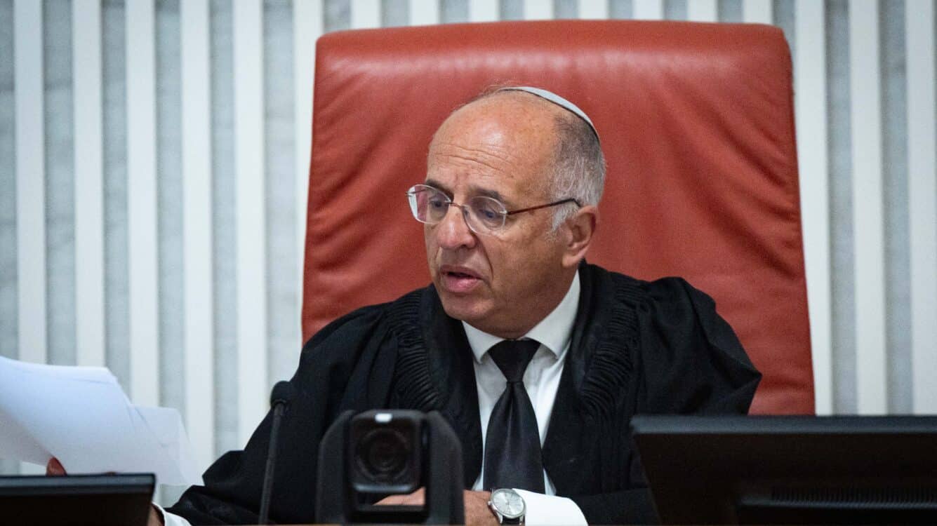 עד הבחירות: תוגברה האבטחה סביב יו"ר ועדת הבחירות נעם סולברג