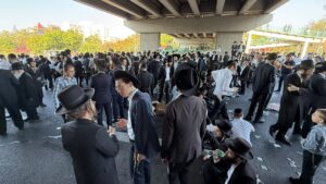 עם טלאי צהוב: הפלג יצאו למחאה סוערת בכביש 4