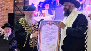 הרב ארז אלחרר נכנס רשמית לתפקיד רבה של הוד השרון