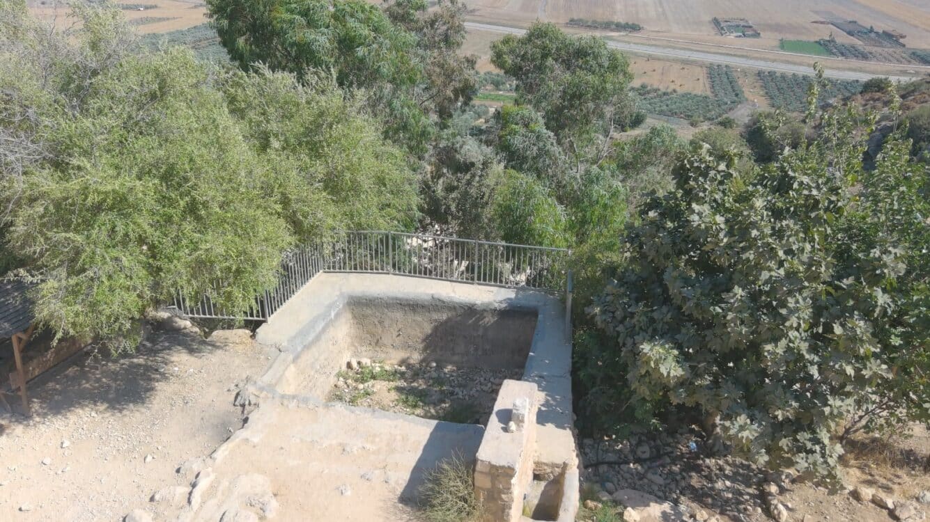 אתר הזיכרון לנרצחים הושחת - המים נגנבו לבריכה פרטית