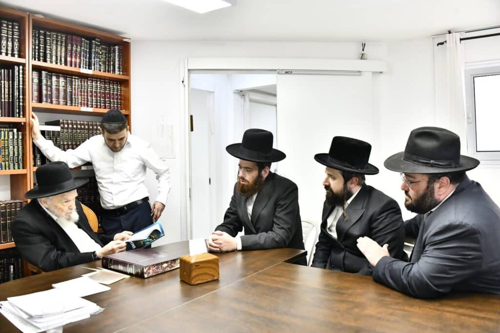 בשידור מיוחד בוועידת ‘כלכלה בתבונה’: ההדרכות הכלכליות המיוחדות של גדולי ישראל שליט”א בשידור מיוחד בוועידת ‘כלכלה בתבונה’: ההדרכות הכלכליות המיוחדות של גדולי ישראל שליט”א