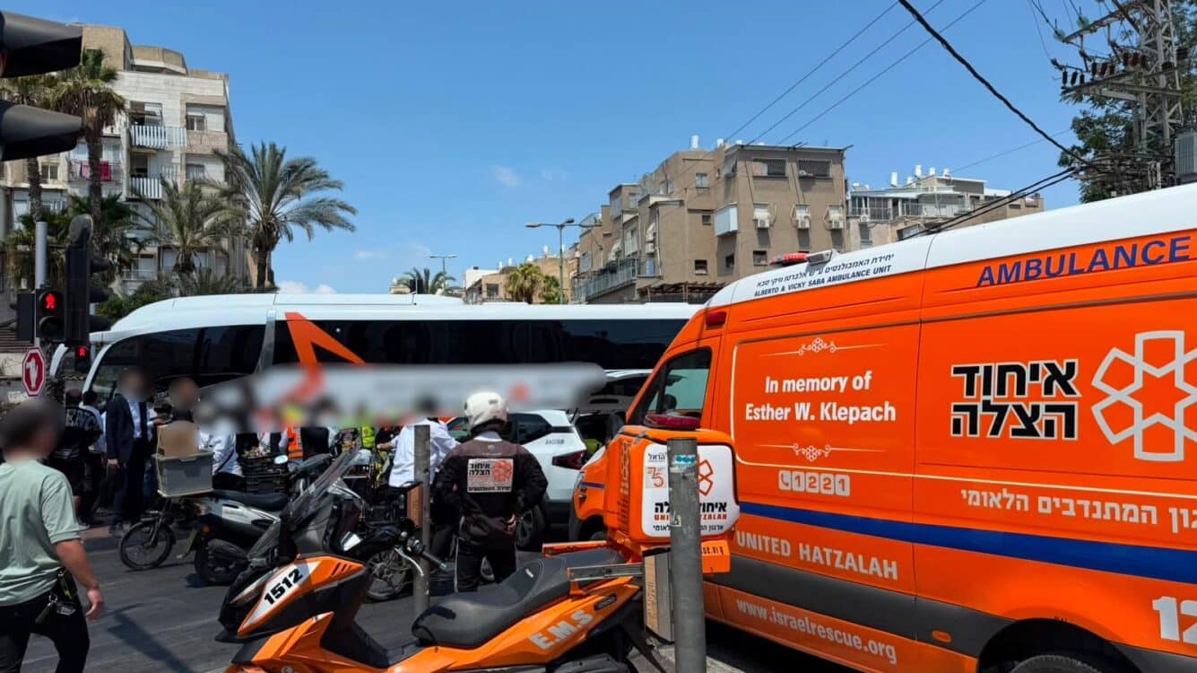 בני ברק: ילד בן 5 רכב על אופניים ונלכד מתחת לאוטובוס