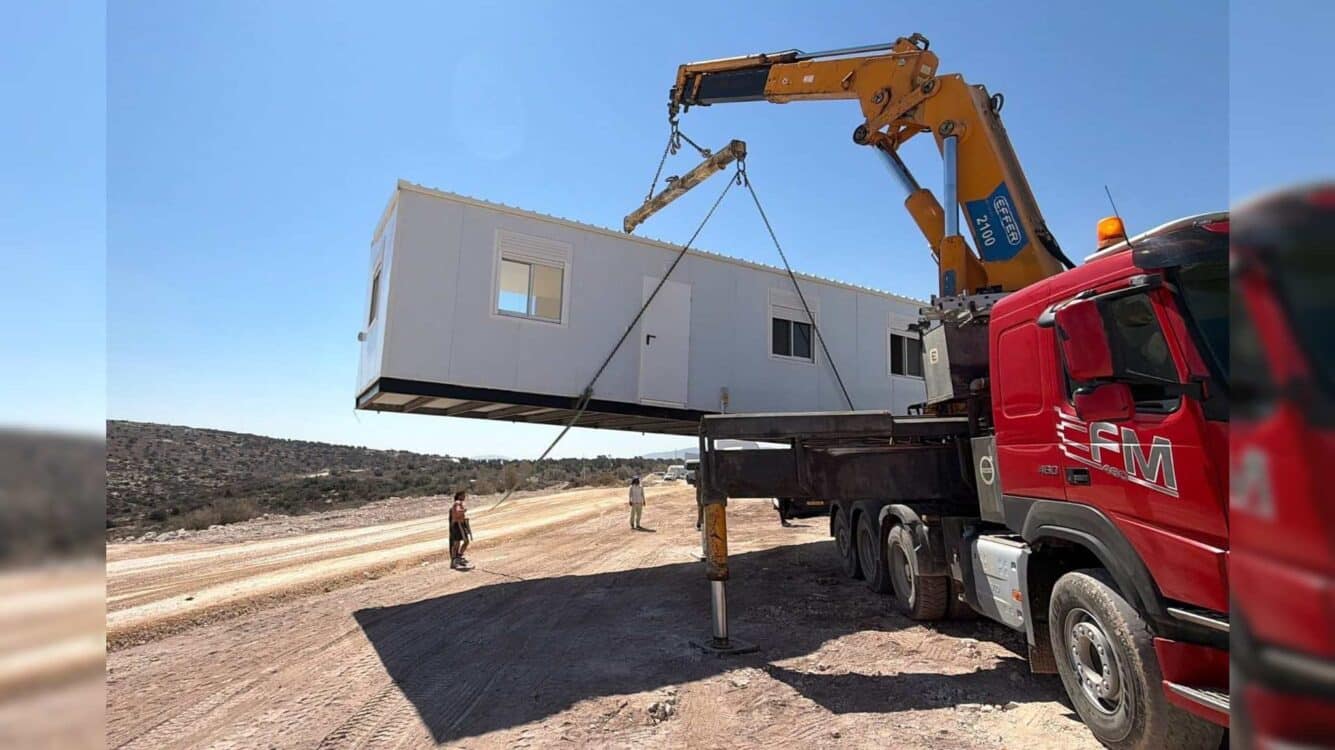 הקרוואנים הראשונים הגיעו לנועה, לקראת הקמת הישוב