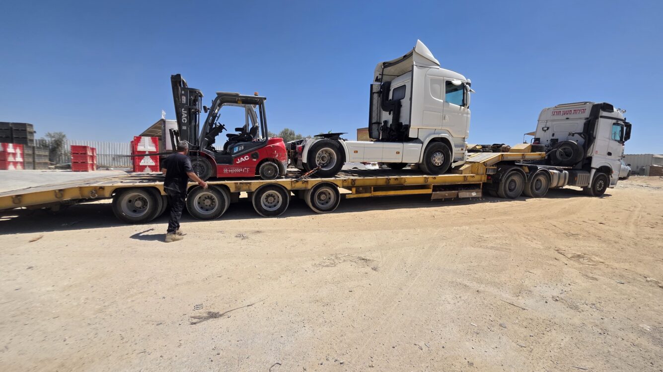 הבלשים פשטו על המתחם ברהט: זה שווי הציוד שנתפס