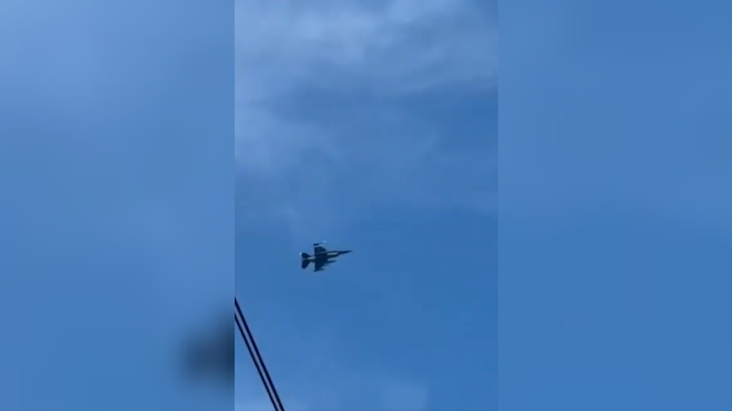 מטוסי קרב הוזנקו לעבר מועדון הגולף של טראמפ - צפו