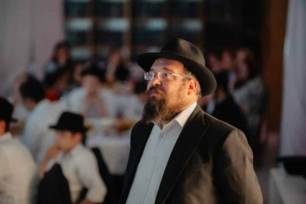 מעמד מרומם לרגל סיום שנת הלימודים בישיבה לצעירים במוסקבה מעמד מרומם לרגל סיום שנת הלימודים בישיבה לצעירים במוסקבה