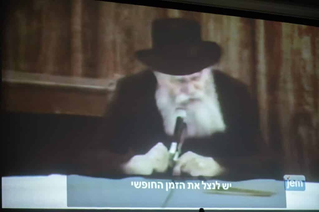 מעמד מרומם לרגל סיום שנת הלימודים בישיבה לצעירים במוסקבה מעמד מרומם לרגל סיום שנת הלימודים בישיבה לצעירים במוסקבה