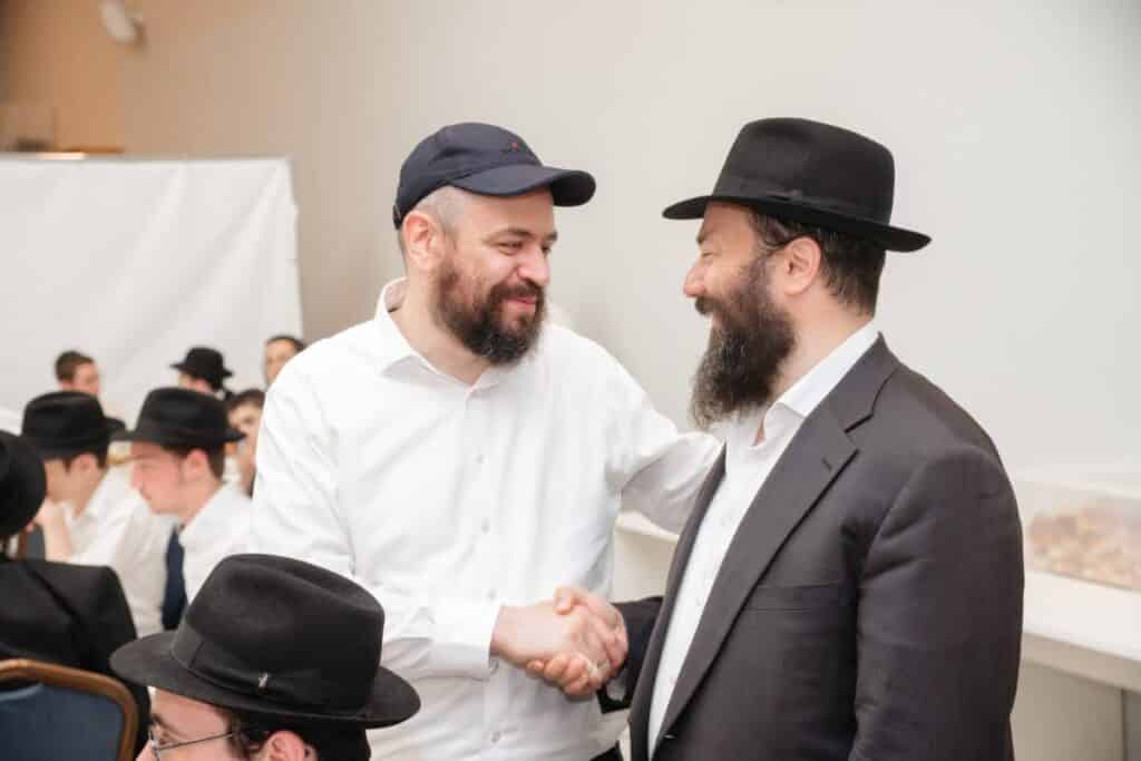 מעמד מרומם לרגל סיום שנת הלימודים בישיבה לצעירים במוסקבה מעמד מרומם לרגל סיום שנת הלימודים בישיבה לצעירים במוסקבה