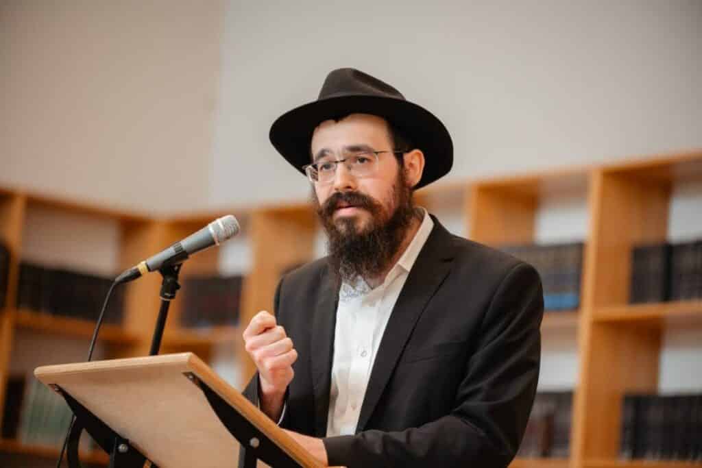 מעמד מרומם לרגל סיום שנת הלימודים בישיבה לצעירים במוסקבה מעמד מרומם לרגל סיום שנת הלימודים בישיבה לצעירים במוסקבה