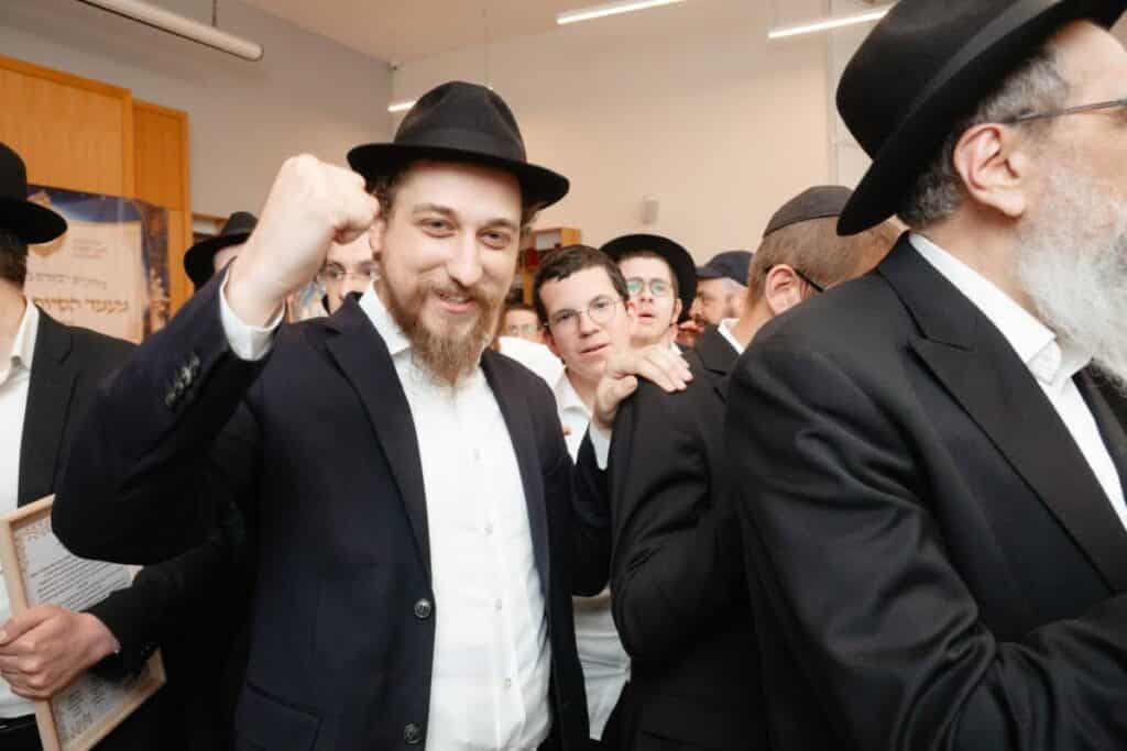 מעמד מרומם לרגל סיום שנת הלימודים בישיבה לצעירים במוסקבה מעמד מרומם לרגל סיום שנת הלימודים בישיבה לצעירים במוסקבה