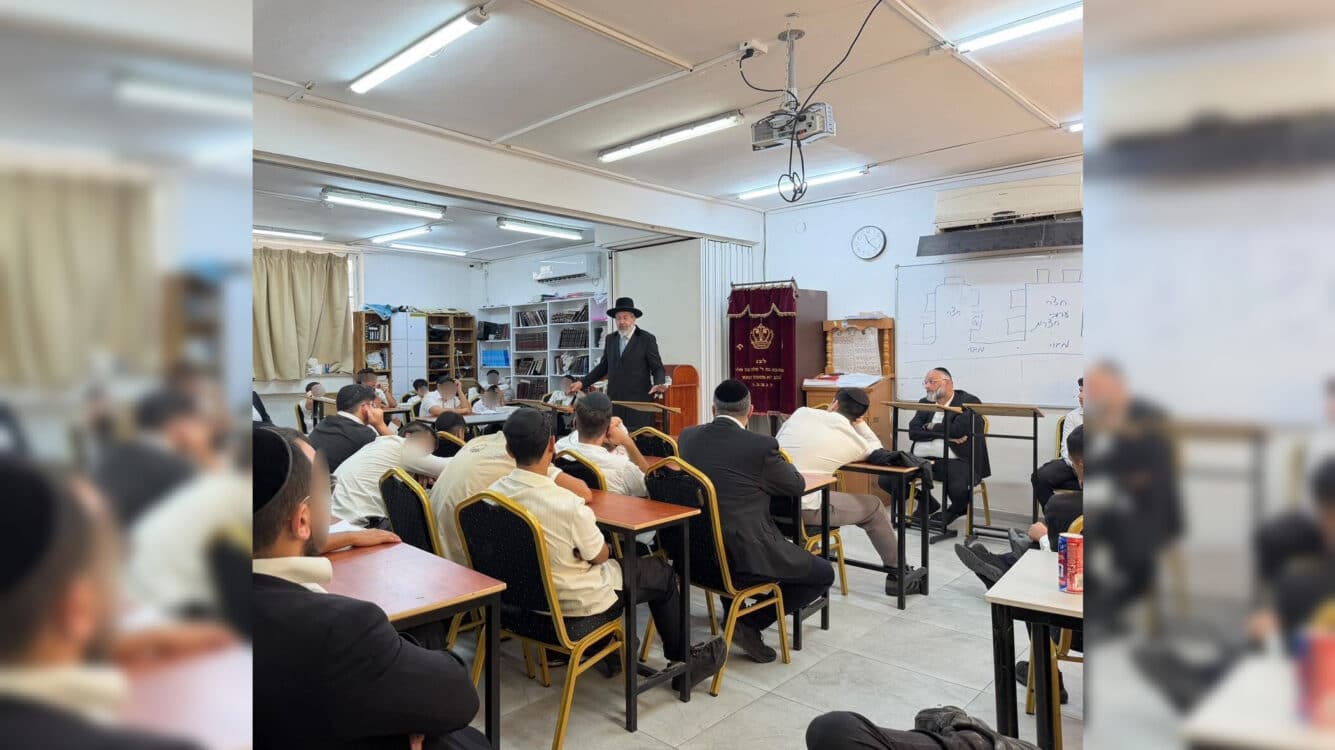עם פתיחת שנת הלימודים ברישום שיא – הגר"ד לאו נשא שיחת חיזוק ב"עמל התורה"