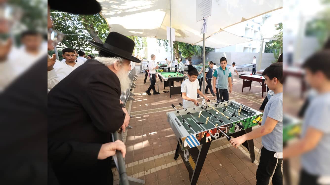 עשרות אלפי מבקרים בפארק האטרקציות הבינלאומי 'חיות בקוביות' בבני ברק