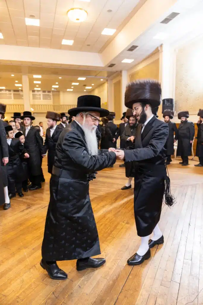 שמחת בית רימנוב: נכד האדמו"ר מקאמרנא נישא באנטוורפן שמחת בית רימנוב: נכד האדמו"ר מקאמרנא נישא באנטוורפן