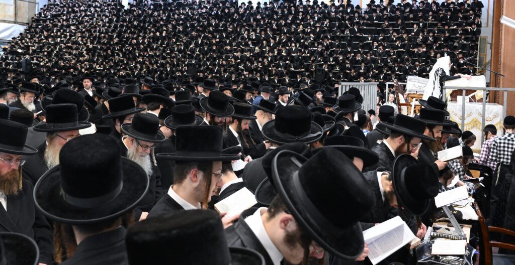 גלריה: מעמד הסליחות הראשונות בראשות האדמו"ר מצאנז גלריה: מעמד הסליחות הראשונות בראשות האדמו"ר מצאנז