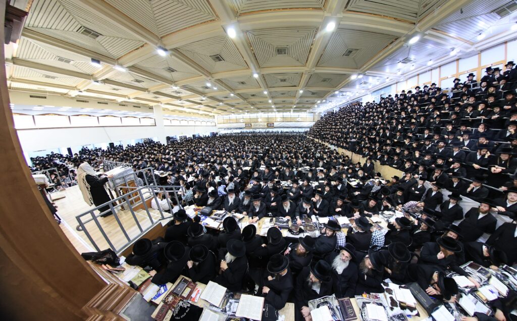 גלריה: מעמד הסליחות הראשונות בראשות האדמו"ר מצאנז גלריה: מעמד הסליחות הראשונות בראשות האדמו"ר מצאנז