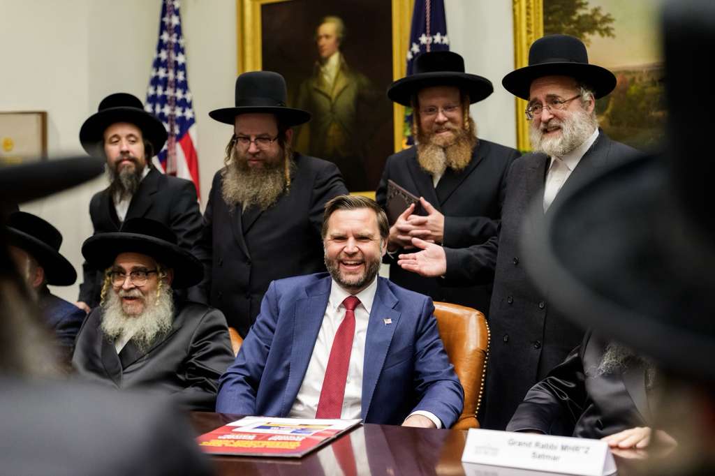 בבית הלבן: המפגש החריג של האדמו"רים עם טראמפ בבית הלבן: המפגש החריג של האדמו"רים עם טראמפ