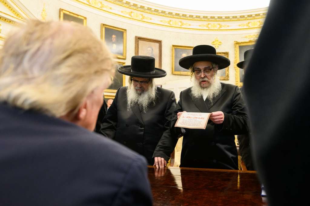 בבית הלבן: המפגש החריג של האדמו"רים עם טראמפ בבית הלבן: המפגש החריג של האדמו"רים עם טראמפ