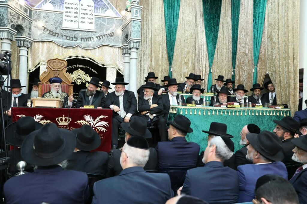 בשיעור ביזדים: המונים הקבילו את פני הראשון לציון הגר"י יוסף בשיעור ביזדים: המונים הקבילו את פני הראשון לציון הגר"י יוסף