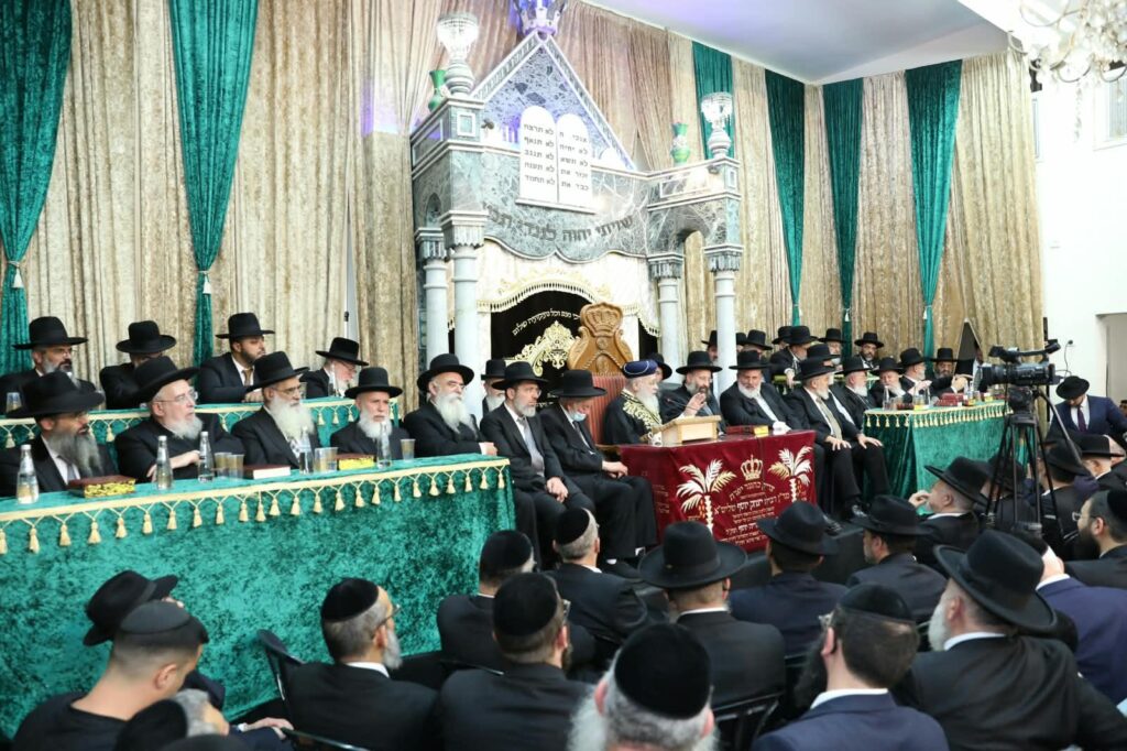 בשיעור ביזדים: המונים הקבילו את פני הראשון לציון הגר"י יוסף בשיעור ביזדים: המונים הקבילו את פני הראשון לציון הגר"י יוסף