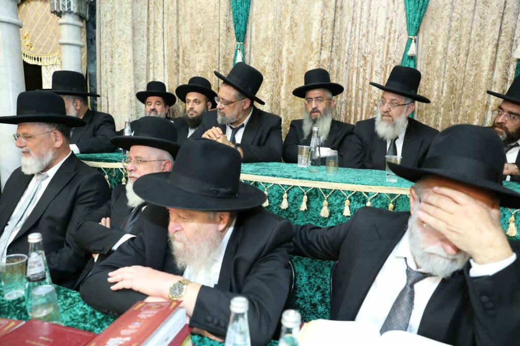 בשיעור ביזדים: המונים הקבילו את פני הראשון לציון הגר"י יוסף בשיעור ביזדים: המונים הקבילו את פני הראשון לציון הגר"י יוסף