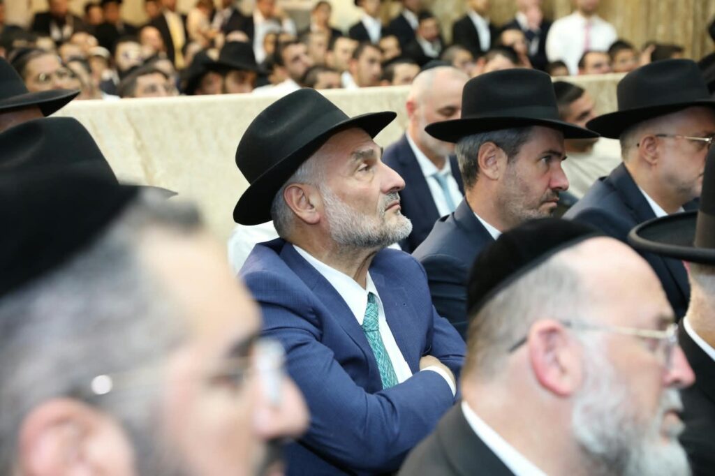 בשיעור ביזדים: המונים הקבילו את פני הראשון לציון הגר"י יוסף בשיעור ביזדים: המונים הקבילו את פני הראשון לציון הגר"י יוסף