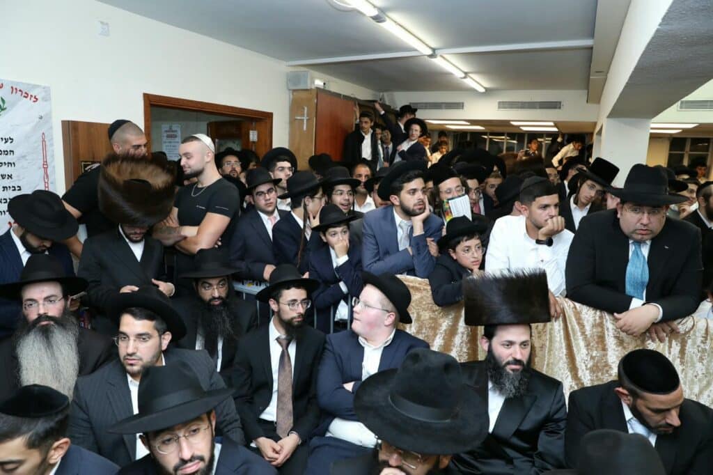 בשיעור ביזדים: המונים הקבילו את פני הראשון לציון הגר"י יוסף בשיעור ביזדים: המונים הקבילו את פני הראשון לציון הגר"י יוסף