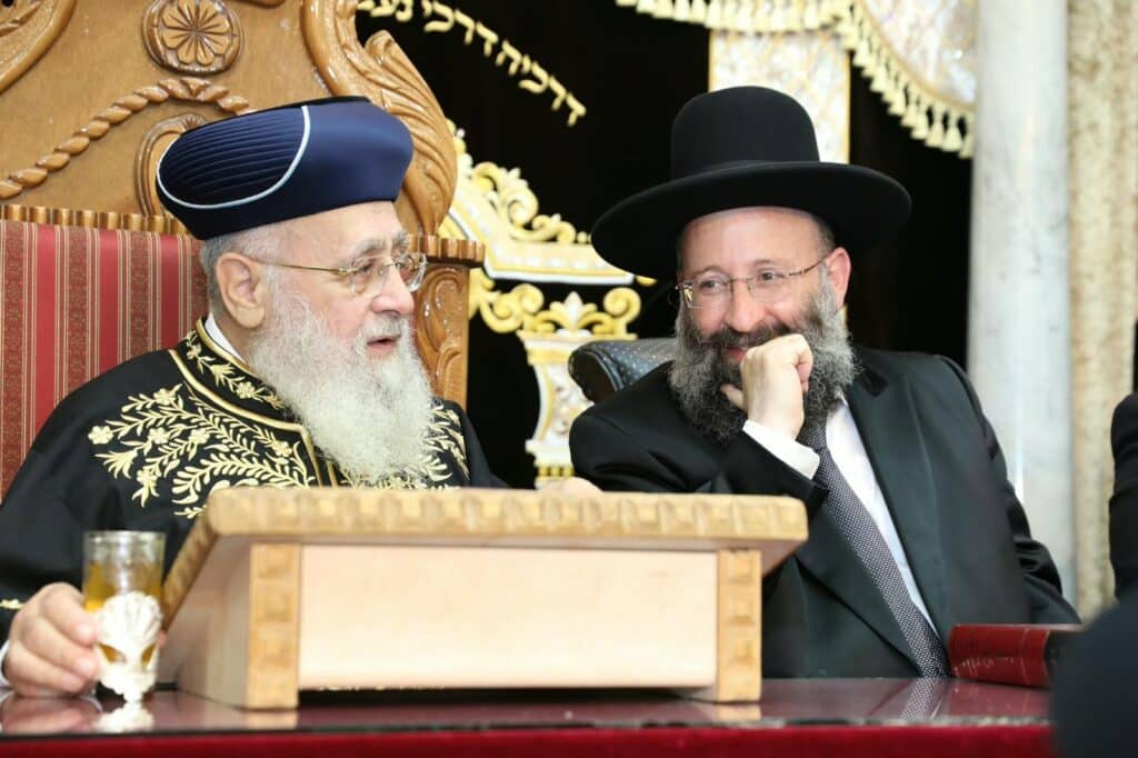 בשיעור ביזדים: המונים הקבילו את פני הראשון לציון הגר"י יוסף בשיעור ביזדים: המונים הקבילו את פני הראשון לציון הגר"י יוסף