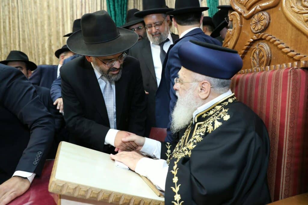 בשיעור ביזדים: המונים הקבילו את פני הראשון לציון הגר"י יוסף בשיעור ביזדים: המונים הקבילו את פני הראשון לציון הגר"י יוסף