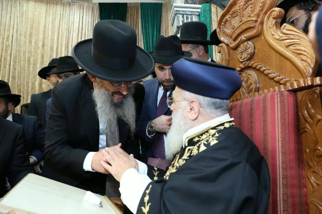 בשיעור ביזדים: המונים הקבילו את פני הראשון לציון הגר"י יוסף בשיעור ביזדים: המונים הקבילו את פני הראשון לציון הגר"י יוסף