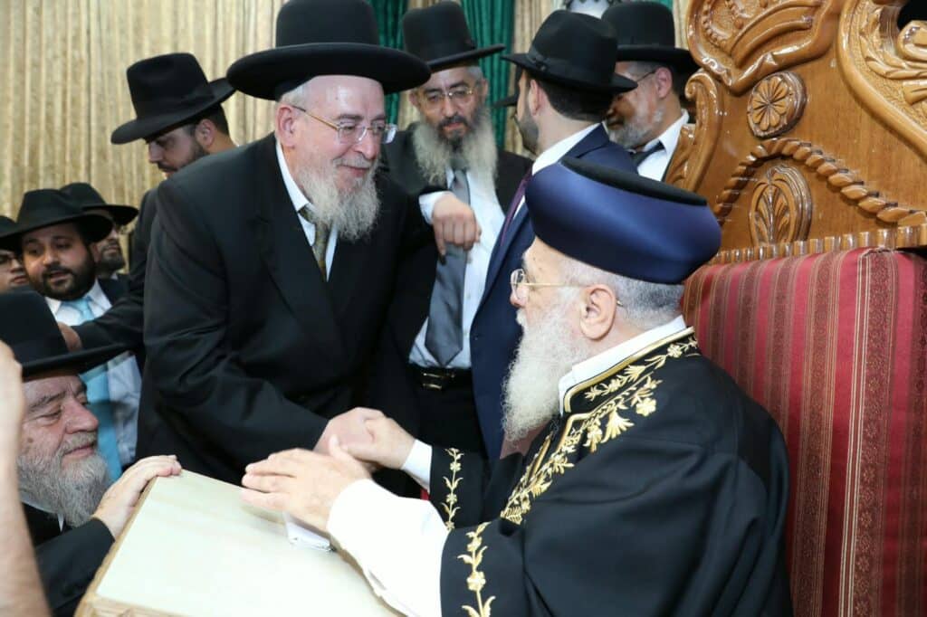בשיעור ביזדים: המונים הקבילו את פני הראשון לציון הגר"י יוסף בשיעור ביזדים: המונים הקבילו את פני הראשון לציון הגר"י יוסף