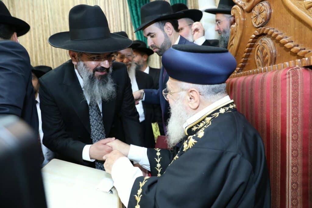 בשיעור ביזדים: המונים הקבילו את פני הראשון לציון הגר"י יוסף בשיעור ביזדים: המונים הקבילו את פני הראשון לציון הגר"י יוסף