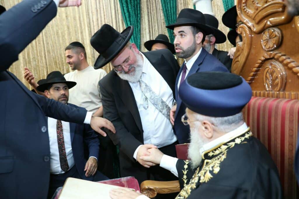 בשיעור ביזדים: המונים הקבילו את פני הראשון לציון הגר"י יוסף בשיעור ביזדים: המונים הקבילו את פני הראשון לציון הגר"י יוסף