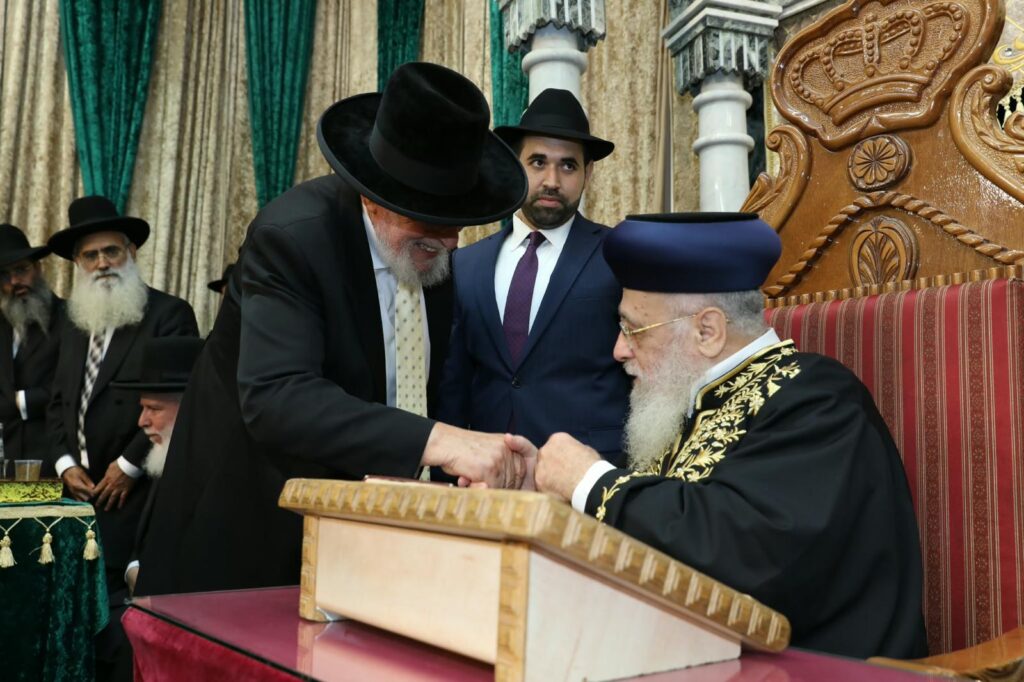 בשיעור ביזדים: המונים הקבילו את פני הראשון לציון הגר"י יוסף בשיעור ביזדים: המונים הקבילו את פני הראשון לציון הגר"י יוסף