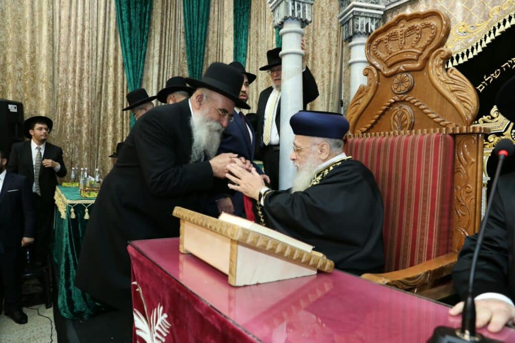 בשיעור ביזדים: המונים הקבילו את פני הראשון לציון הגר"י יוסף בשיעור ביזדים: המונים הקבילו את פני הראשון לציון הגר"י יוסף