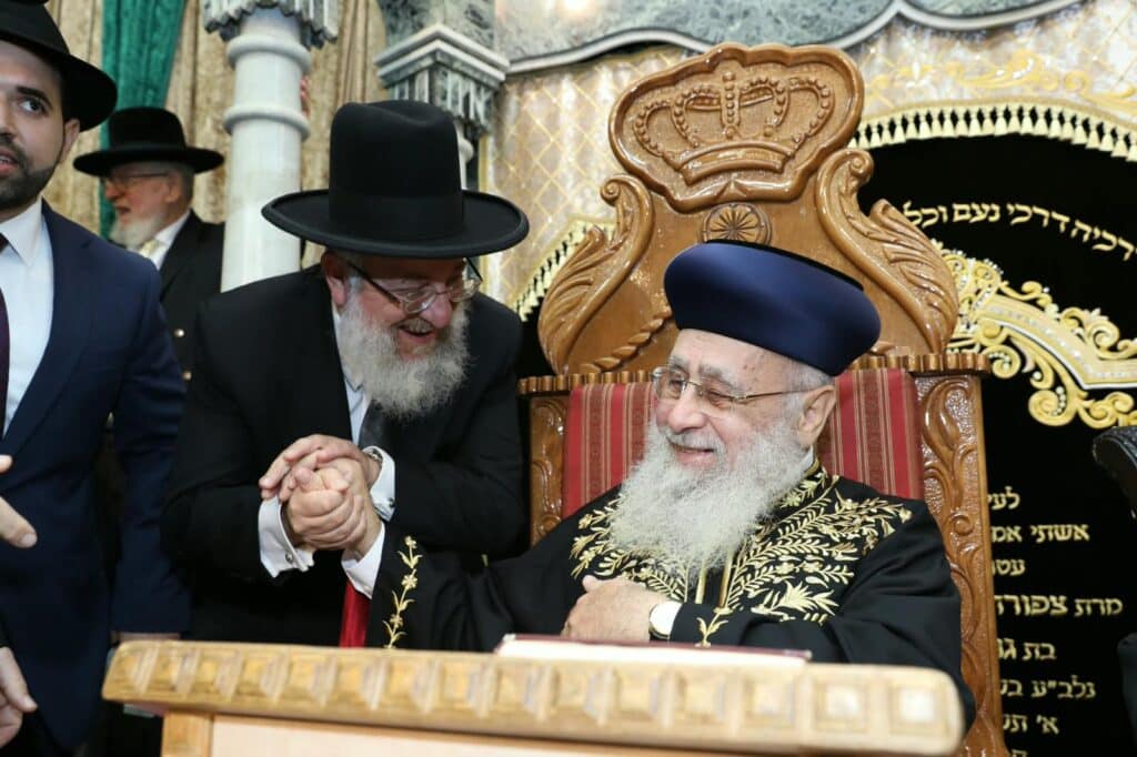 בשיעור ביזדים: המונים הקבילו את פני הראשון לציון הגר"י יוסף בשיעור ביזדים: המונים הקבילו את פני הראשון לציון הגר"י יוסף