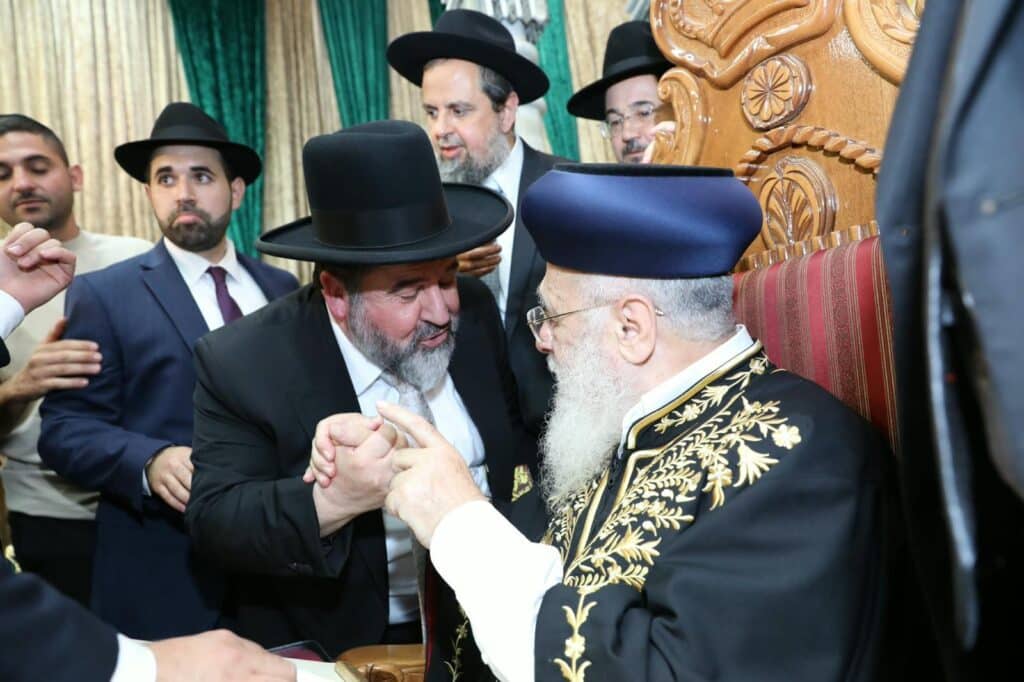 בשיעור ביזדים: המונים הקבילו את פני הראשון לציון הגר"י יוסף בשיעור ביזדים: המונים הקבילו את פני הראשון לציון הגר"י יוסף
