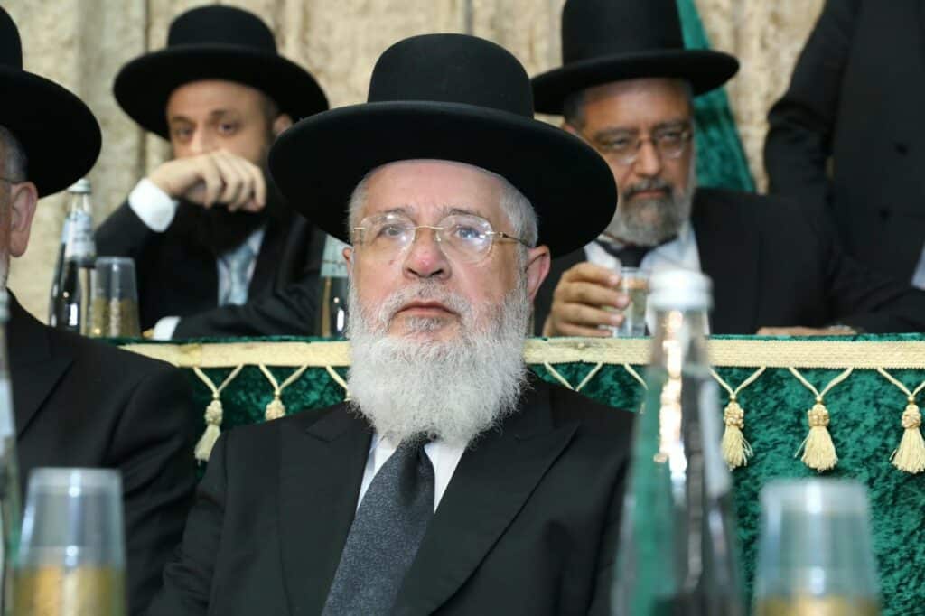 בשיעור ביזדים: המונים הקבילו את פני הראשון לציון הגר"י יוסף בשיעור ביזדים: המונים הקבילו את פני הראשון לציון הגר"י יוסף