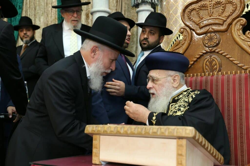 בשיעור ביזדים: המונים הקבילו את פני הראשון לציון הגר"י יוסף בשיעור ביזדים: המונים הקבילו את פני הראשון לציון הגר"י יוסף