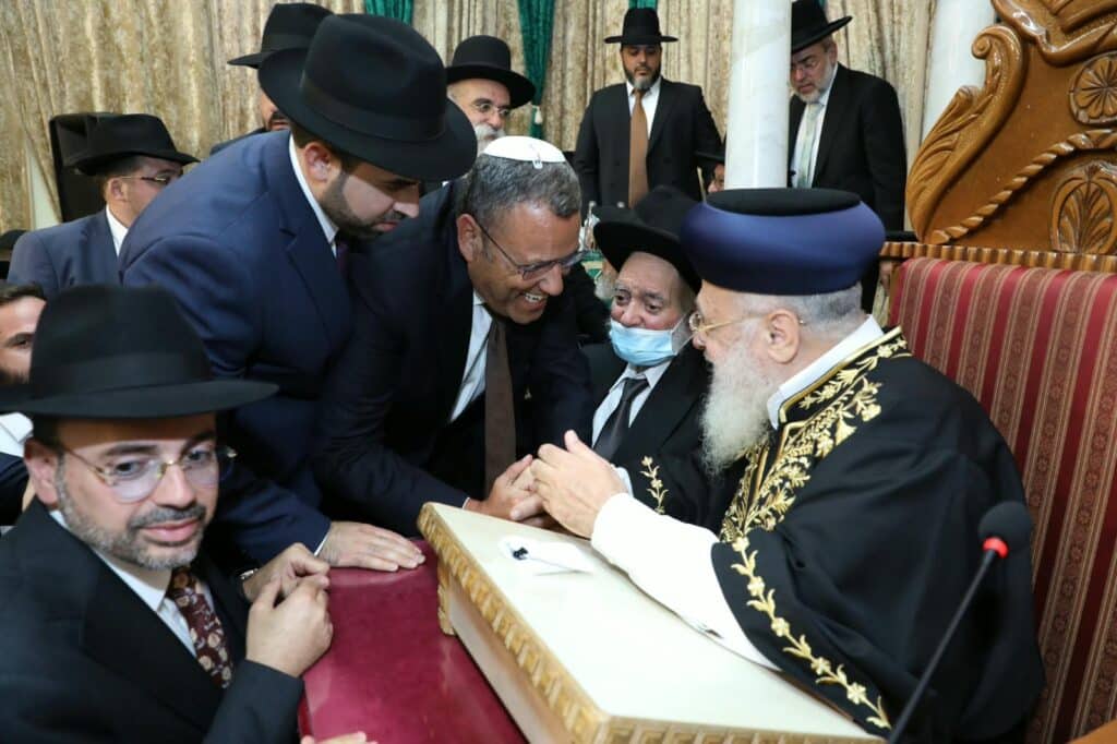 בשיעור ביזדים: המונים הקבילו את פני הראשון לציון הגר"י יוסף בשיעור ביזדים: המונים הקבילו את פני הראשון לציון הגר"י יוסף
