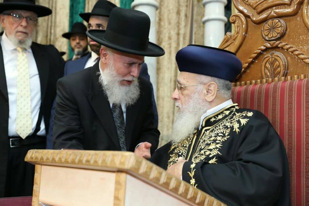 בשיעור ביזדים: המונים הקבילו את פני הראשון לציון הגר"י יוסף בשיעור ביזדים: המונים הקבילו את פני הראשון לציון הגר"י יוסף