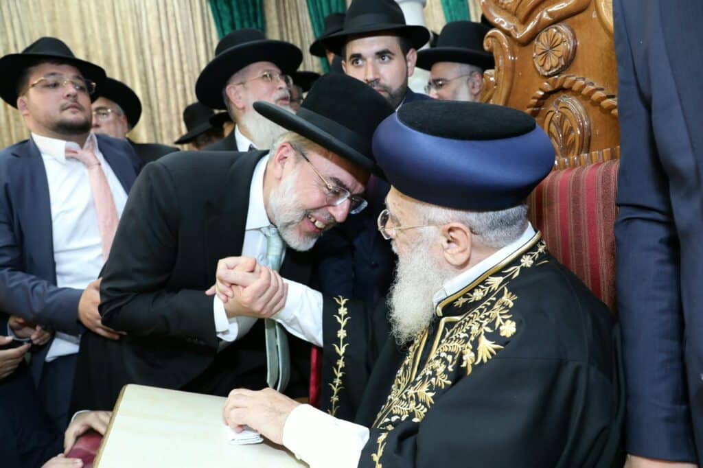 בשיעור ביזדים: המונים הקבילו את פני הראשון לציון הגר"י יוסף בשיעור ביזדים: המונים הקבילו את פני הראשון לציון הגר"י יוסף
