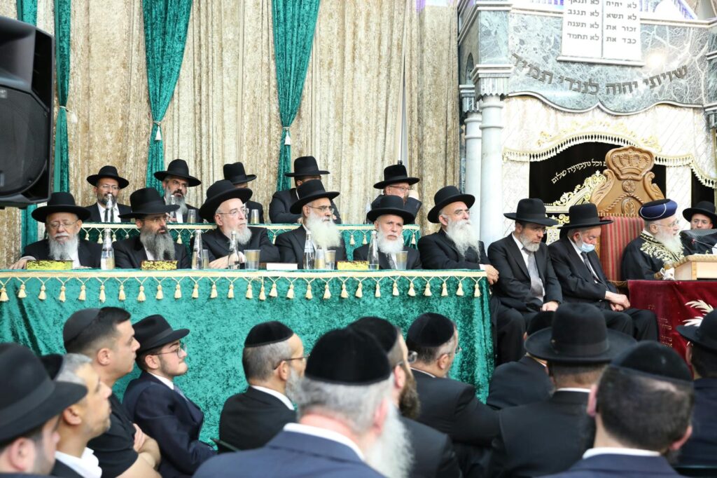 בשיעור ביזדים: המונים הקבילו את פני הראשון לציון הגר"י יוסף בשיעור ביזדים: המונים הקבילו את פני הראשון לציון הגר"י יוסף
