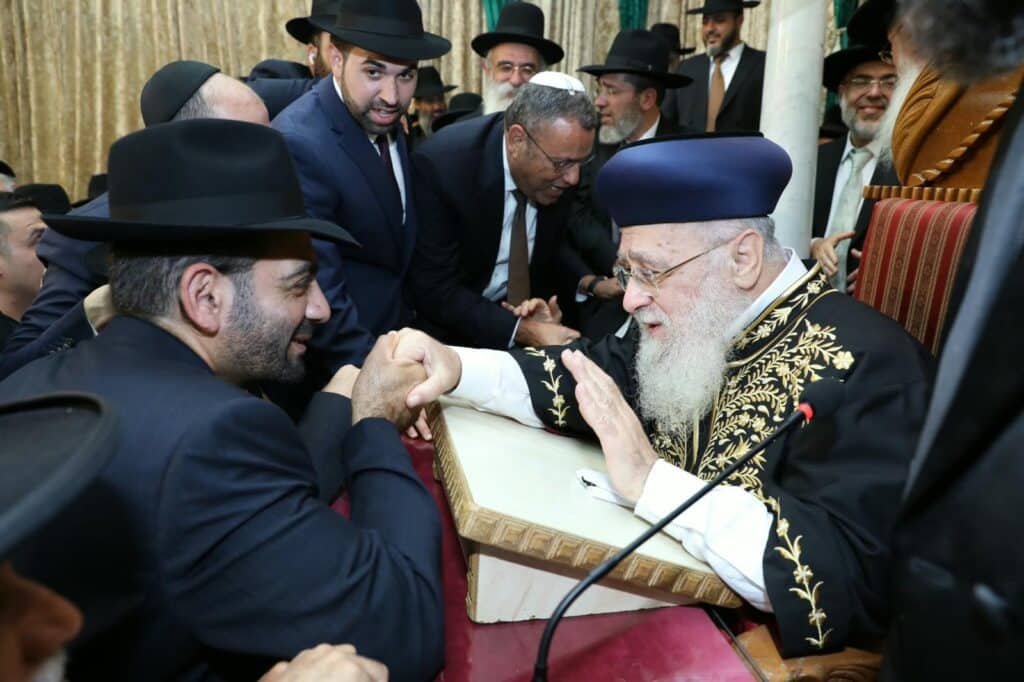 בשיעור ביזדים: המונים הקבילו את פני הראשון לציון הגר"י יוסף בשיעור ביזדים: המונים הקבילו את פני הראשון לציון הגר"י יוסף