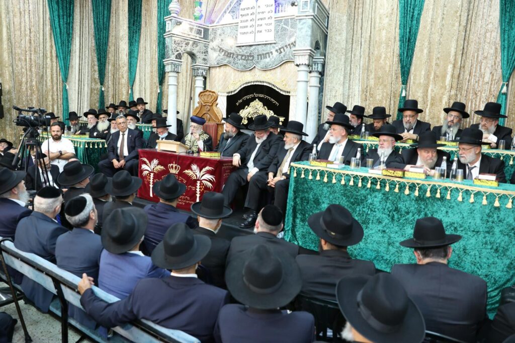 בשיעור ביזדים: המונים הקבילו את פני הראשון לציון הגר"י יוסף בשיעור ביזדים: המונים הקבילו את פני הראשון לציון הגר"י יוסף